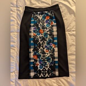 Pretty floral pencil skirt, by Nicole Miller, size small.